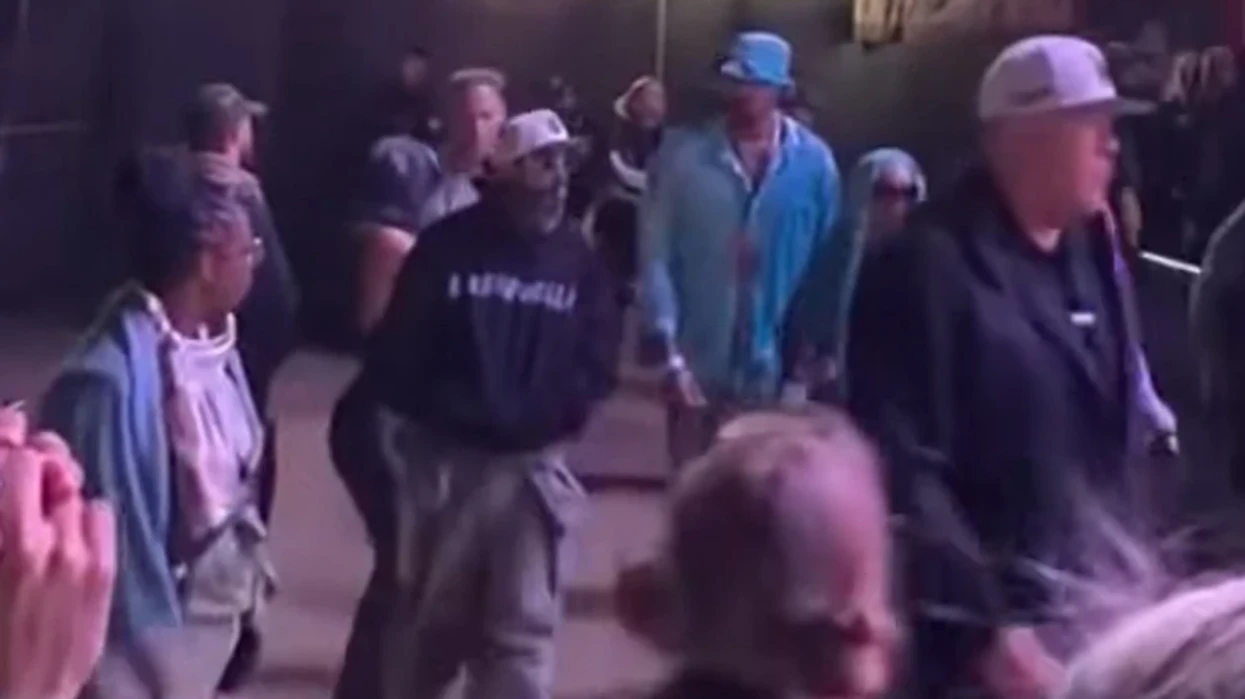 Kim Kardashian dhe Lewis Hamilton u fotografuan në Coachella me maska ​​për t’u fshehur nga publiku