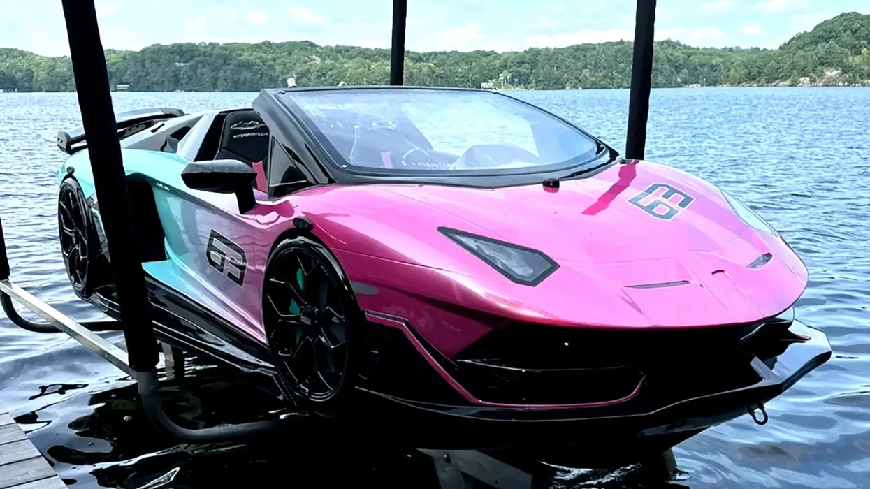 dikush-shpenzoi-50-500-dollare-per-nje-lamborghini-qe-ishte-tashme-nen-uje