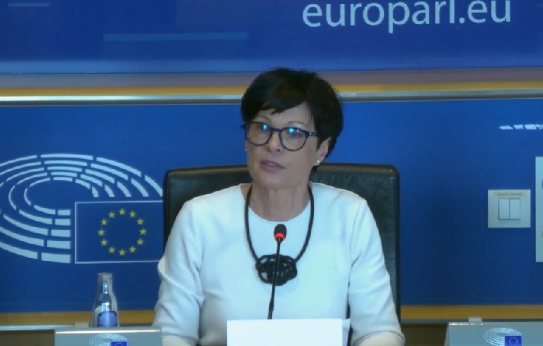 Komisionerja e BE së e qorton përsëri Serbinë për ligjet e kontestuara në gjyqësor