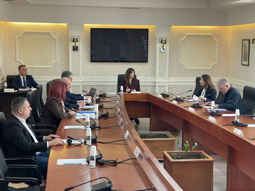 Kryesia e Kuvendit mblidhet sot   në rend dite caktimi i seancës plenare