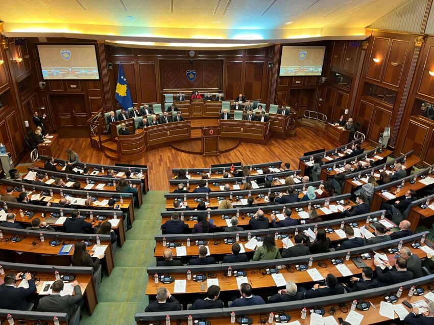 Mblidhet Kuvendi  në rend dite gjashtë pika