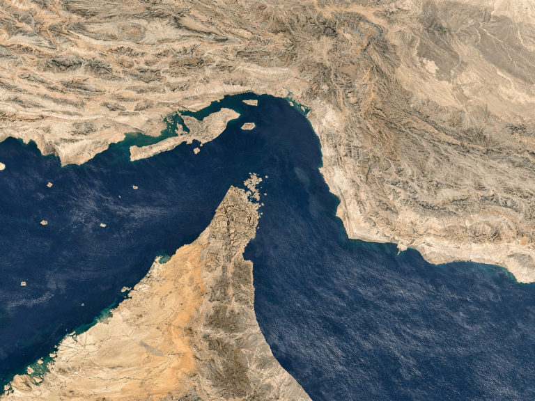 irani-depoziton-te-ardhurat-e-para-nga-tarifat-ne-hormuz-ne-banken-qendrore