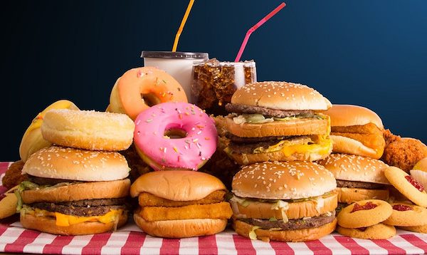 Kardiologu tregon cilat ushqime nuk duhet t’i hani kurrë