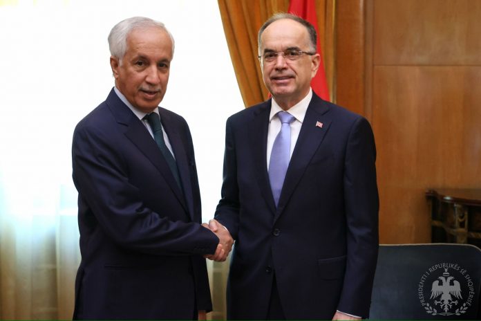 Begaj pret ministrin e Jashtëm të Katarit  Forcim i mëtejshëm i bashkëpunimit politik dhe ekonomik