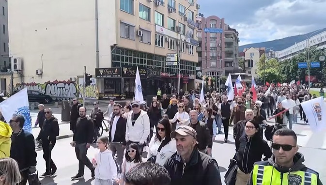 sindikata-protestuese-kerkon-nga-qeveria-rritje-te-pages-minimale-ne-600-euro