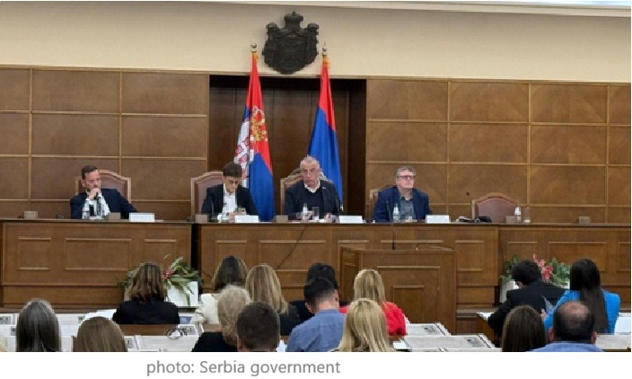 Qeveria e Serbisë po rishqyrton ndryshimet kontraverse të ligjeve të gjyqësorit