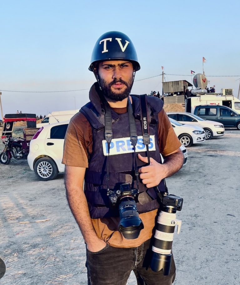 Saher Alghorra fiton Pulitzer 2026 për fotografi të luftës në Gaza
