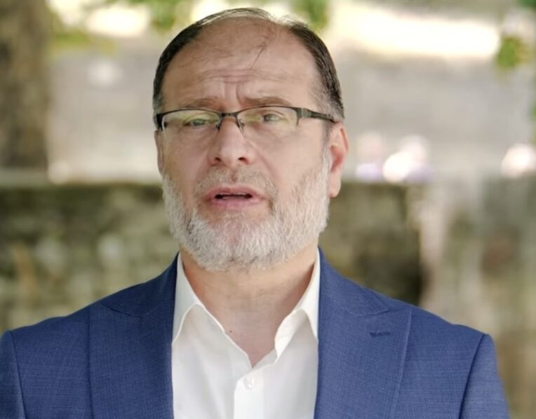 murtezi-po-e-cojme-amanetin-ne-vend-institucionet-kane-nisur-luften-kunder-kumarit-dhe-kredive-te-shpejta