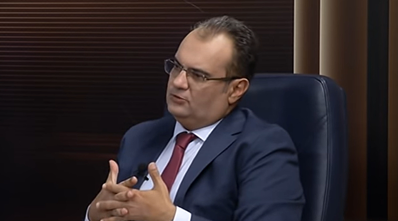 LSDM nuk e mbështet amendamentet kushtetuese? Siljanovska-Davkova ose 150.000 qytetarë mund të propozojnë ndryshime
