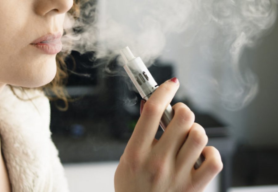 mjeket-amerikane-ndalni-menjehere-cigaret-elektronike