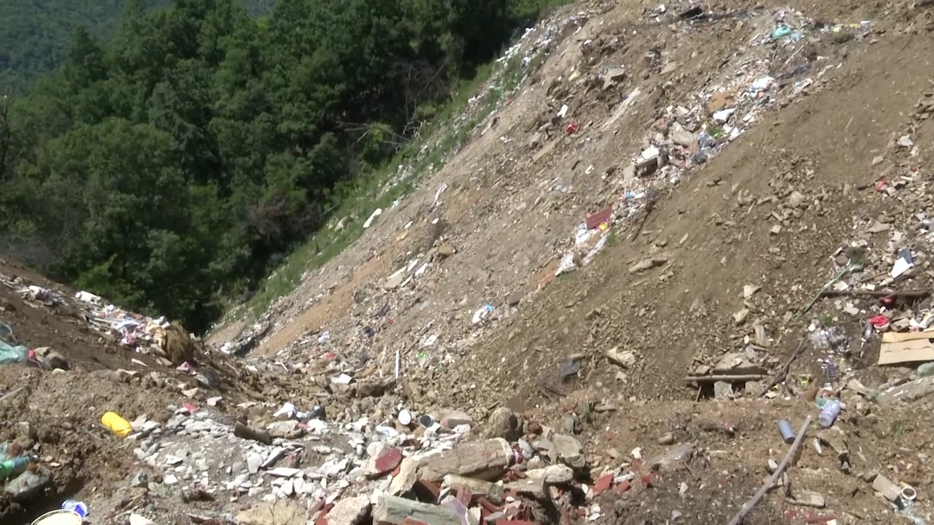 Deponia në Gllogjë: Problem i pazgjidhur që shqetëson banorët e Tearcës 