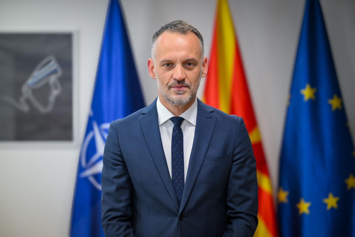 Deputetja e LSDM ngre pyetje për mungesat e Arben Fetait  Miloshoski  Është ftuar  por nuk erdhi