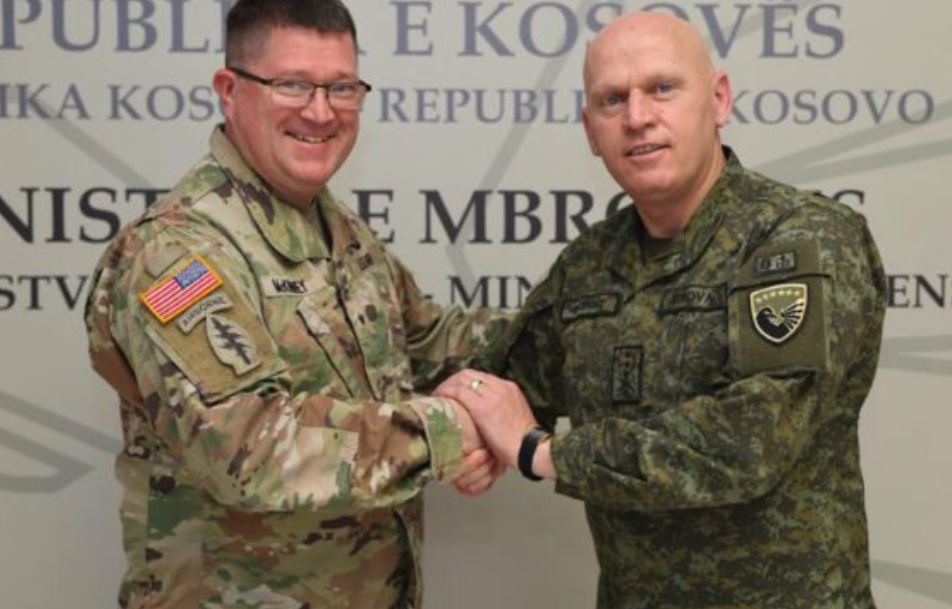 gjenerali-amerikan-nga-useucom-takon-komandantin-e-fsk-se-ne-viziten-e-tij-te-fundit-e-falenderon-per-bashkepunimin