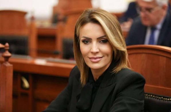 Zonja Blerina Gjylameti mos e shiko biznesin si armik politik 