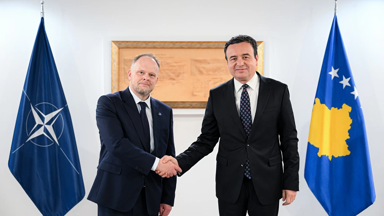kurti-ne-takim-me-zevendes-ndihmes-sekretarin-e-pergjithshem-per-partneritete-ne-nato-flet-per-mbrojtjen-dhe-xhandarmerine