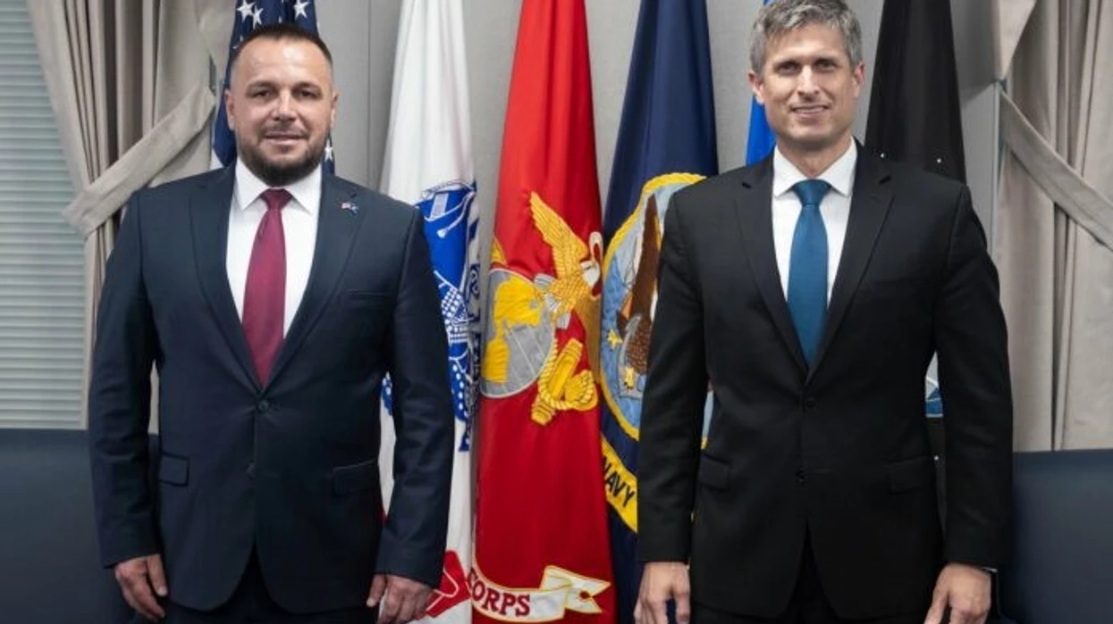 Maqedonci takon ndihmëssekretarin amerikan të Luftës   diskutohet thellimi i bashkëpunimit Kosovë SHBA në fushën e mbrojtjes