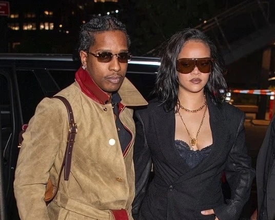 rihanna-mahnit-ne-new-york-me-paraqitje-elegante-gjate-takimit-romantik-me-asap-rocky-per-diten-e-nenes