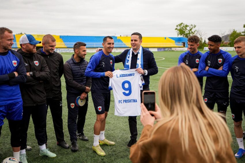 Abdixhiku përcjell stërvitjet e KF Prishtinës: Talenti i të rinjve nuk mjafton pa mbështetje reale