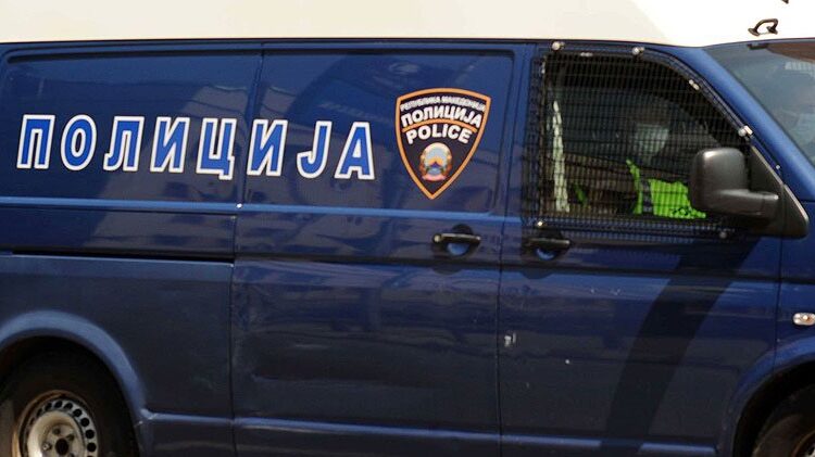 Përleshje mes familjarësh në Gostivar – policia në terren!