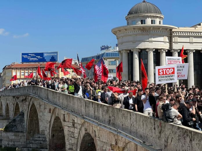 Protestat e studentëve shqiptarë në Shkup: Çfarë ndodh pas tubimeve të reja për gjuhën shqipe? 