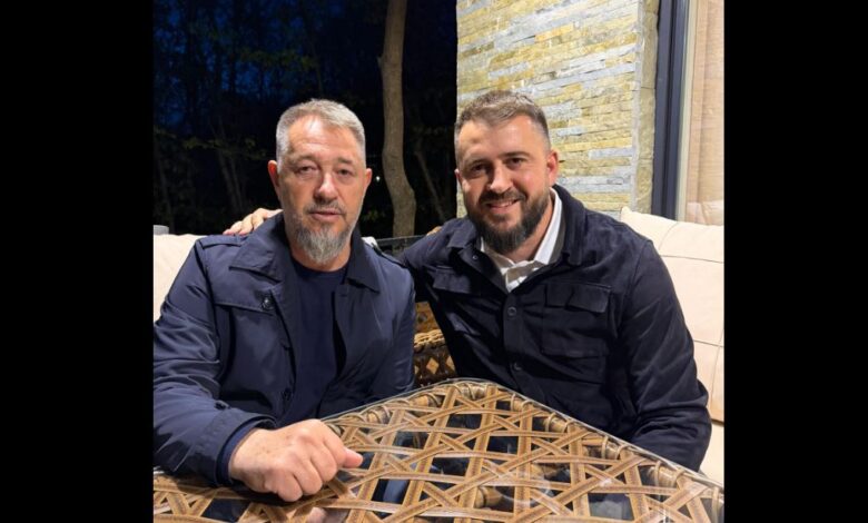 Mërgim Lushtaku publikon foto me Samiun: Babë, sot dhe shembullin se si respektohet shteti