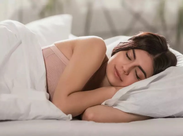 Gjumë i shëndetshëm: Udhëzime për një gjumë të qetë natën me metodat më efikase
