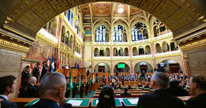 Parlamenti miraton reformat për zhbllokimin e miliarda eurove nga BE ja