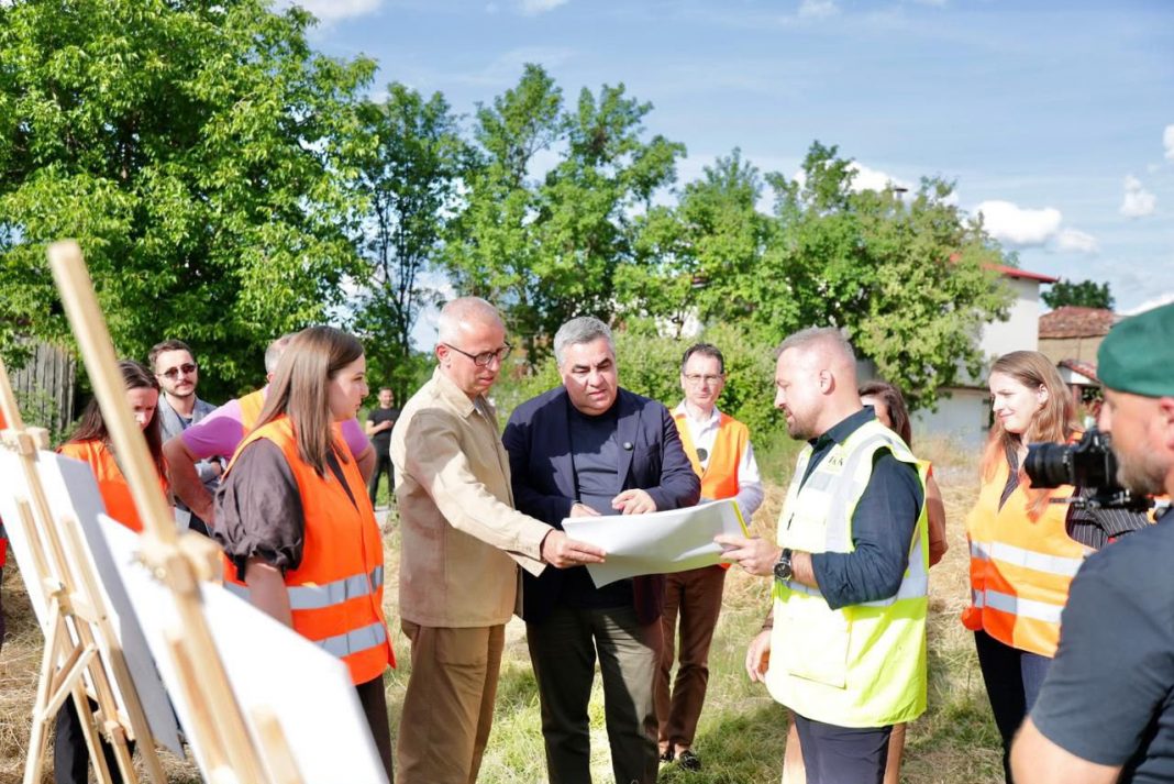 Gonxhja inspekton punimet për restaurimin e Kullës së Turani