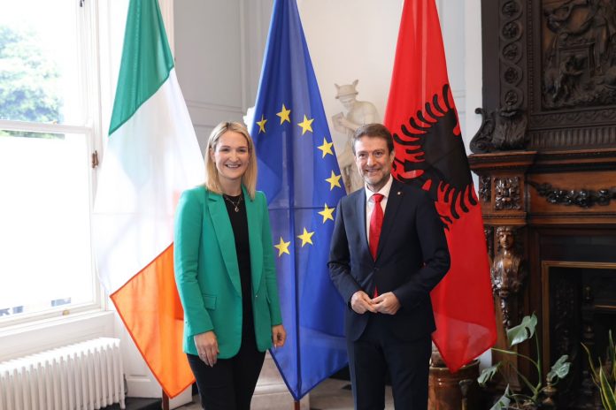 Hoxha: Shqipëria hap së shpejti ambasadë në Irland