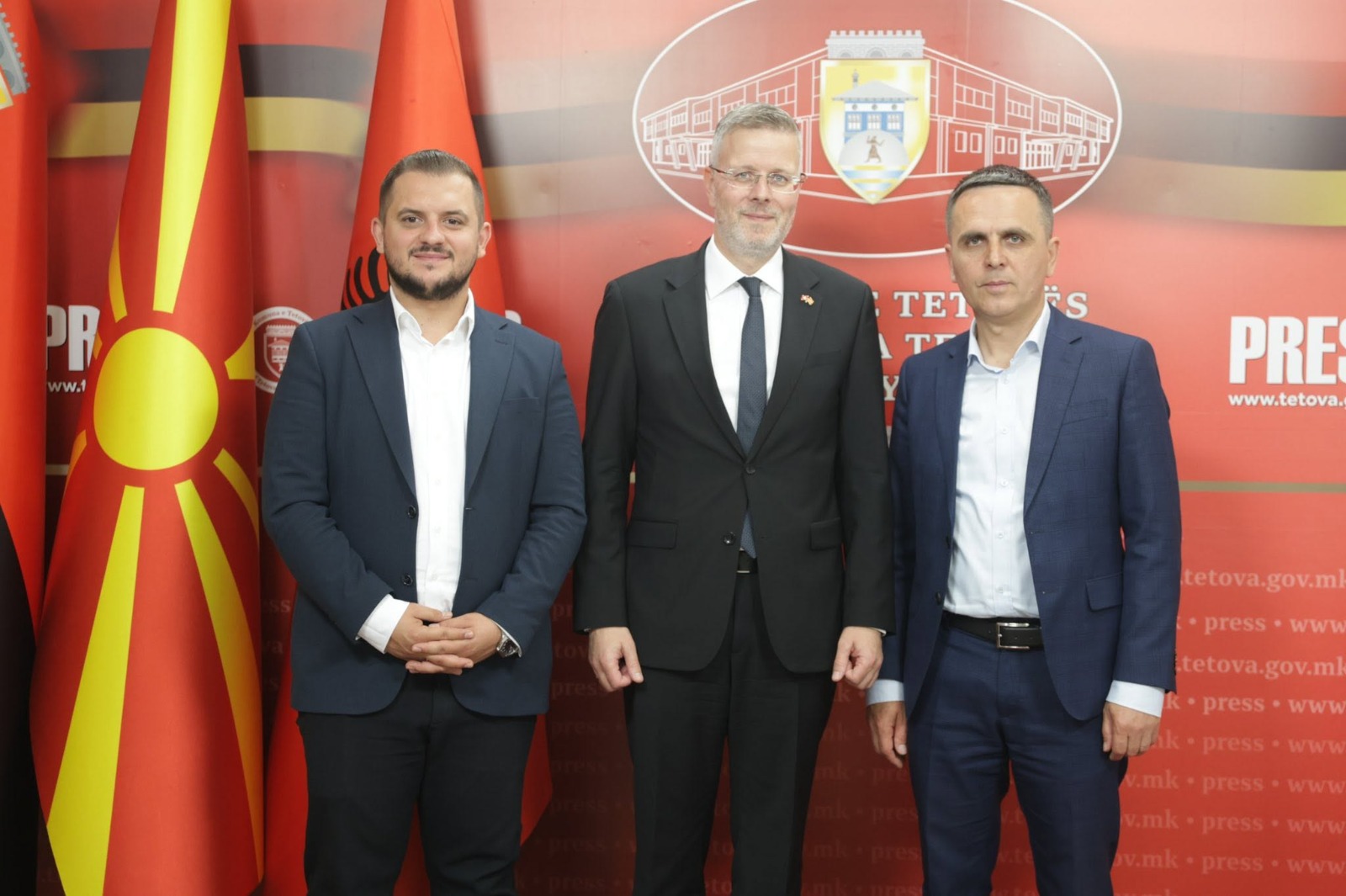 Kasami dhe Qamili takojnë ambasadorin zviceran, diskutohet p