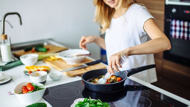 3 produkte ushqimore që duhet t i shmangni për të mirën e shëndetit tuaj