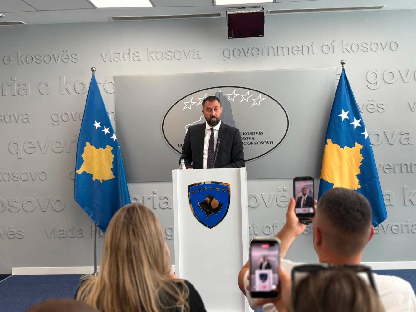 krasniqi-deputetet-e-grupit-multietnik-te-gatshem-ta-votojne-qeverine-e-re