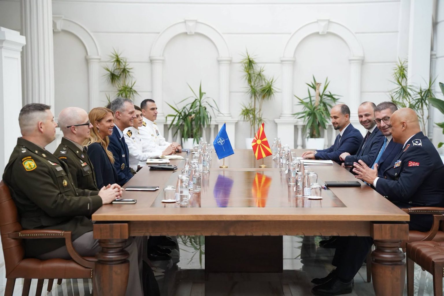 Shkupi mirëpret Komandantin e Forcave Aleate të NATO s për Evropën