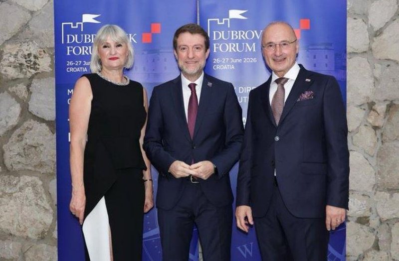 hoxha-ne-forumin-e-dubrovnikut-anetaresimi-ne-be-i-vetmi-drejtim-per-te-ardhmen-e-shqiperise