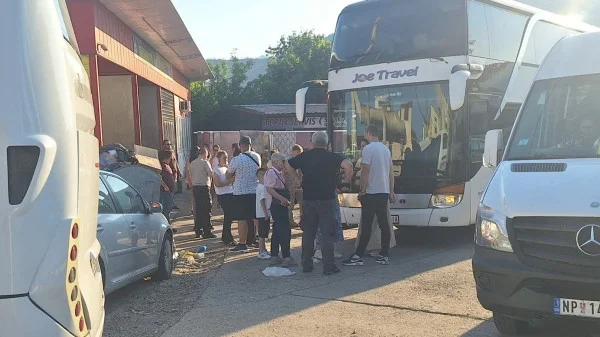 Qytetarët serbë nisen nga veriu për ta festuar  Vidovdanin 