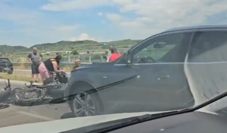 aksident-ne-aksin-vlore-panaja-plagoset-drejtuesi-i-motorit