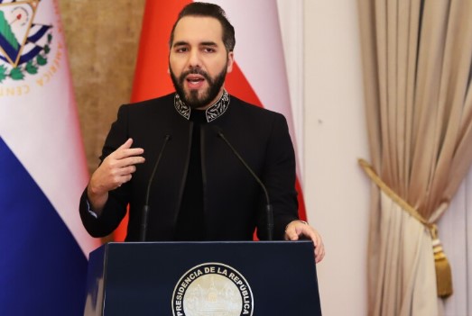 Bukele i El Salvadorit kërkon kandidaturë për mandatin e tretë në parti pas ndryshimeve kushtetuese