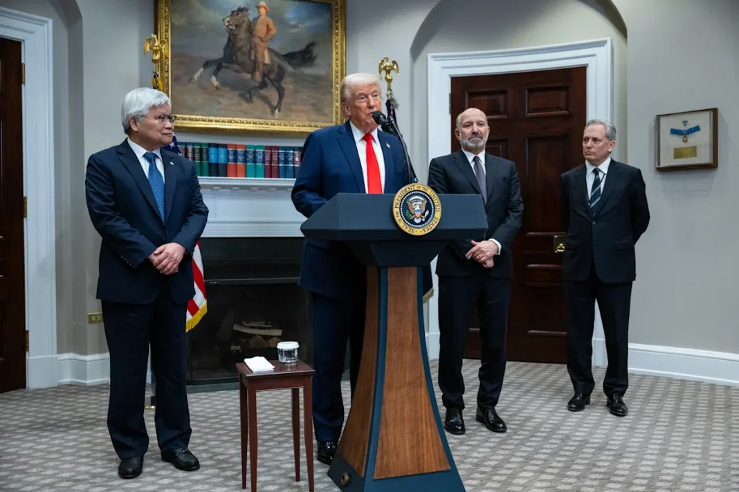 trump-nenshkruan-urdher-ekzekutiv-per-akses-te-qeverise-ne-ia