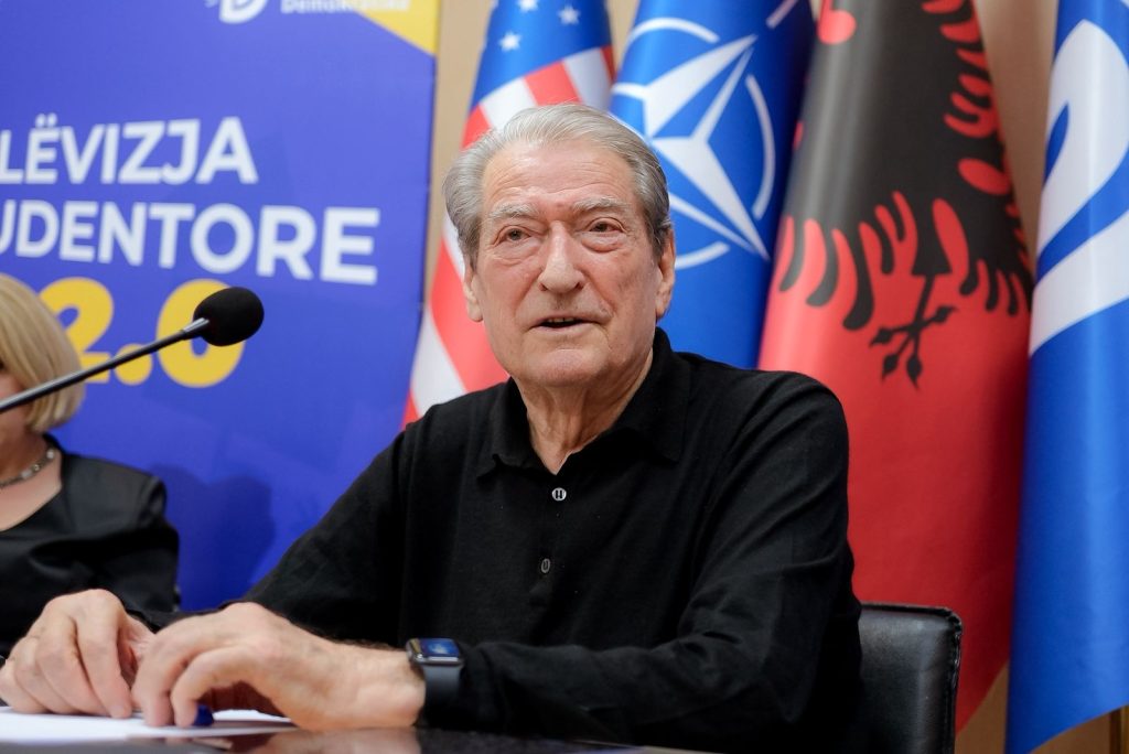 Berisha u bën thirrje studentëve dhe pedagogëve  Kontribuoni për protestën