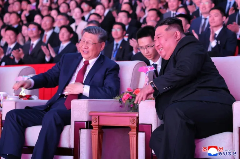 Xi dhe Kim forcojnë aleancën strategjike mes Kinës