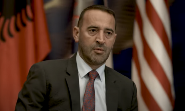 Daut Haradinaj dorëzon mandatin e deputetit: Urime Ardian Gj