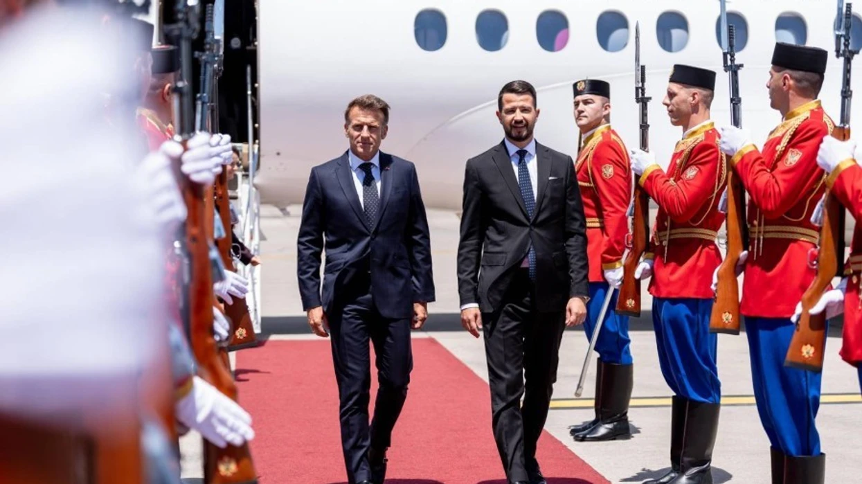 Macron arrin në Mal të Zi