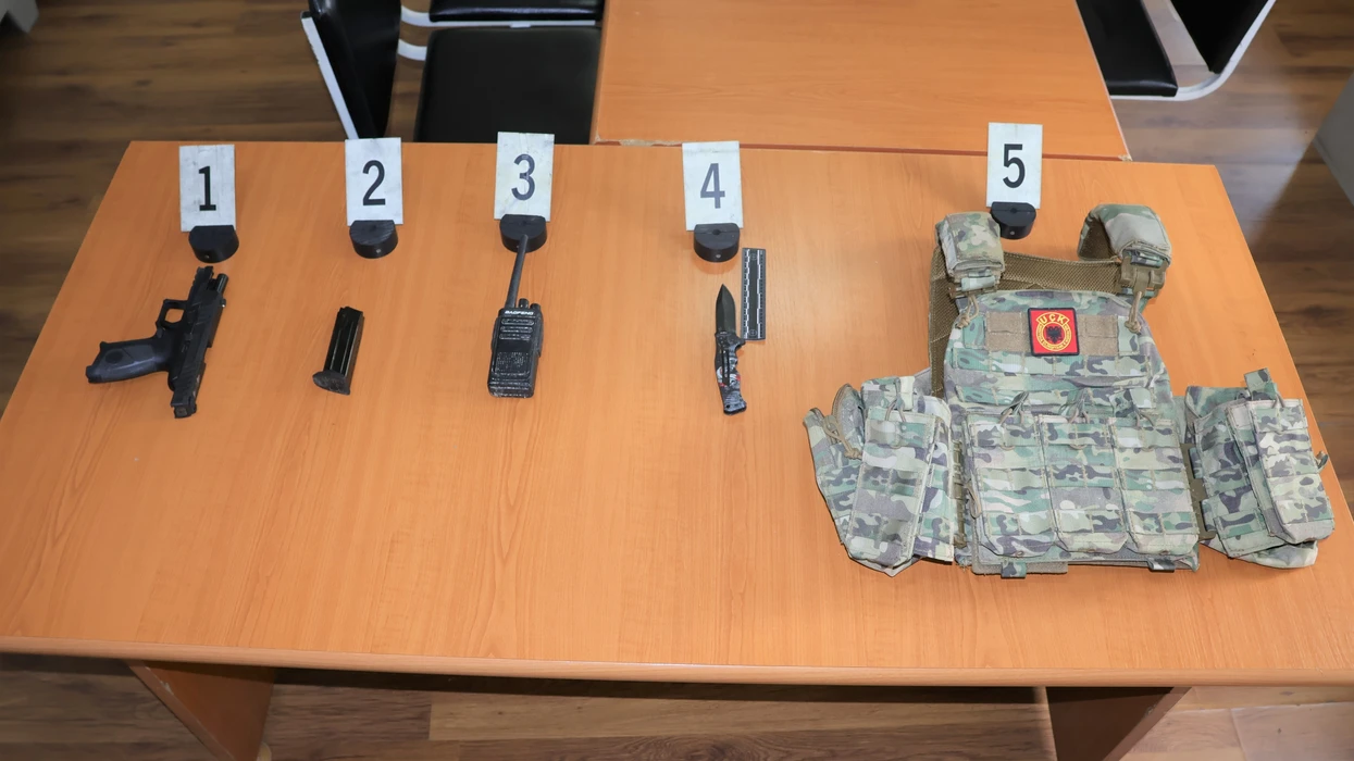 policia-ne-peje-sekuestron-arme-municion-dhe-jelek-antiplumb-arrestohen-gjashte-persona