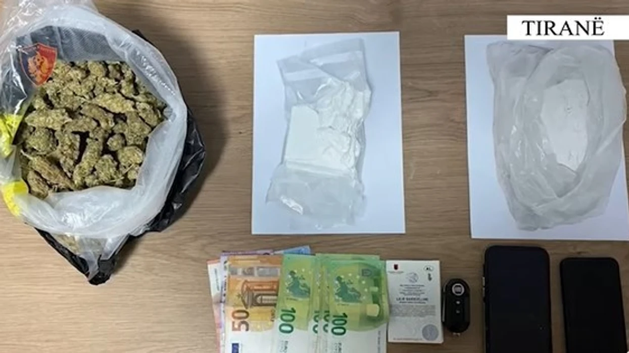Arrestohet 35 vjeçari në Tiranë  sekuestrohet kokainë  kanabis e para   Policia publikon pamje