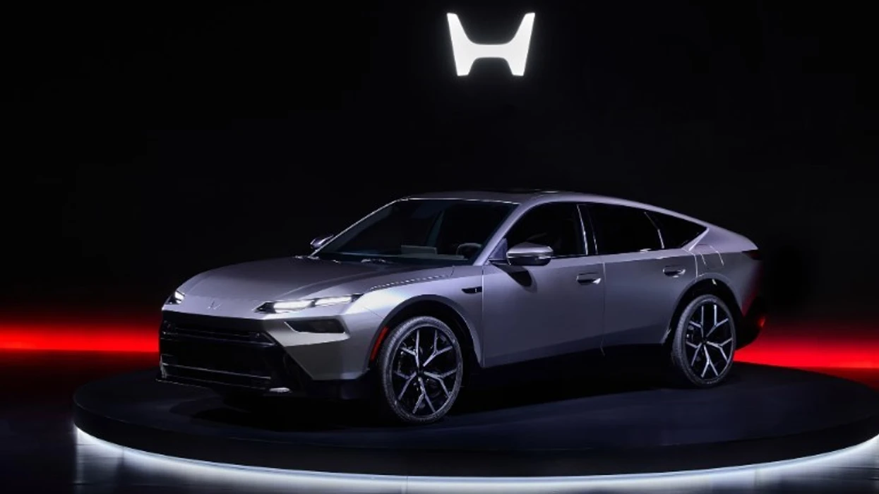 Honda përgatit rifreskimin e Accord-it ‘futuristik