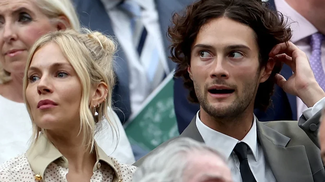 Sienna Miller fejohet me një partner 15 vjet më të ri se ajo