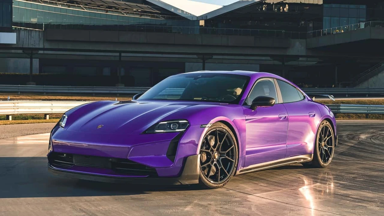Porsche reflekton mbi veturën e saj të parë elektrike: Koha 