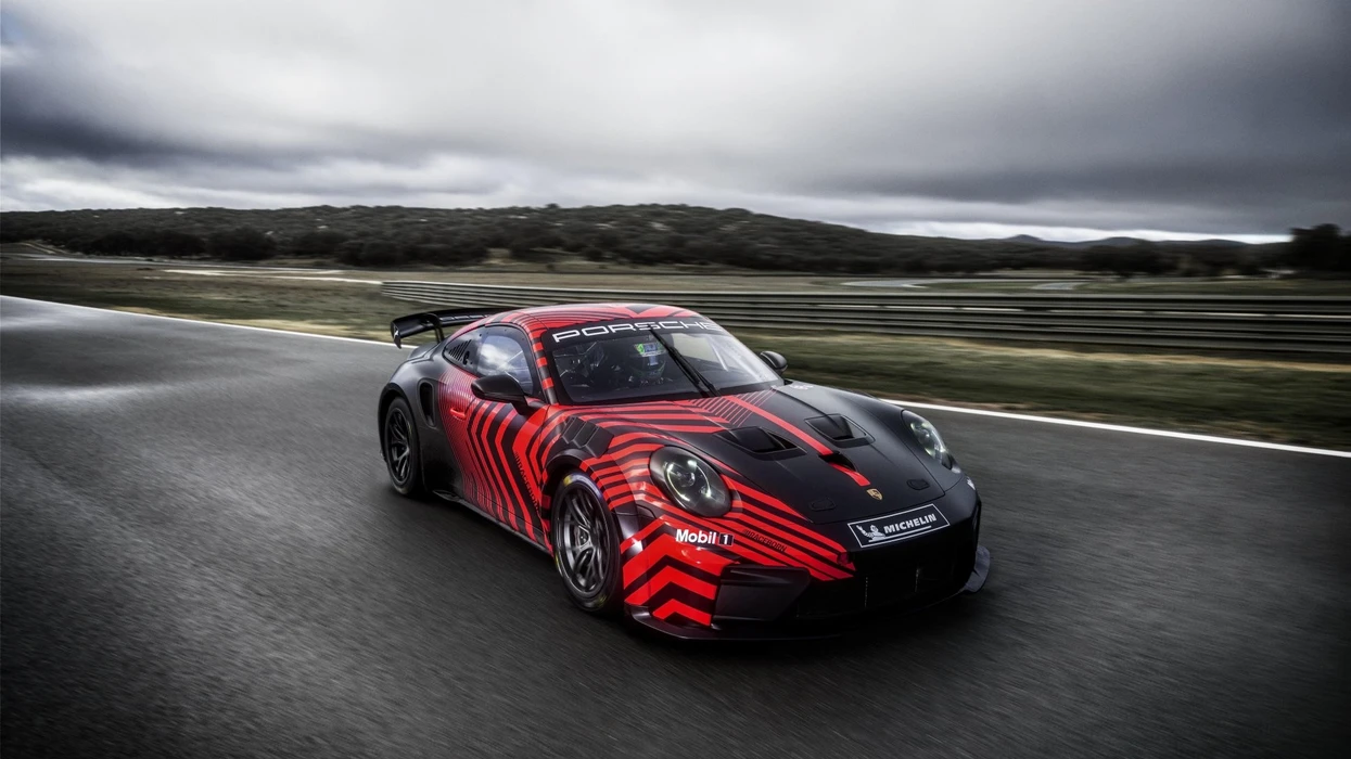 porsche-prezanton-nje-veture-te-re-garash-911