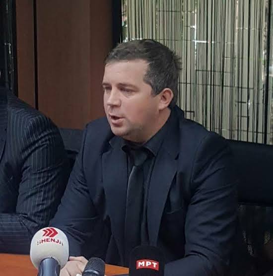 Digjen dy automjete të avokatit Asmir Alispahiq në Shkup  MPB po heton rastin