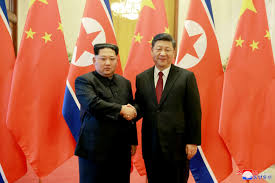 Xi në Phenian për bisedime me Kim Jong Un mbi bashkëpunimin 